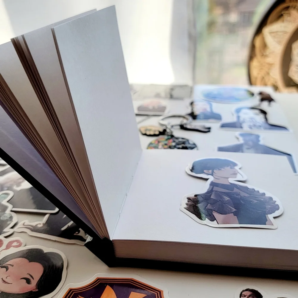 Wednesday Addams Gift Box - Picture 11 of 11